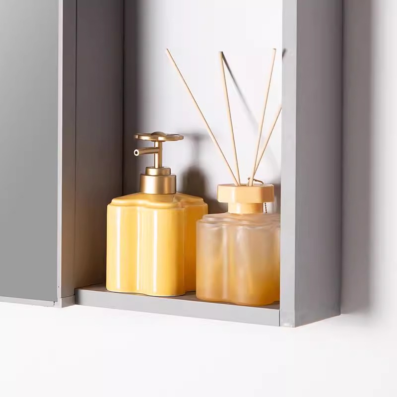Nowoczesna pomarańczowa kwiato – Zara Home Bathroom recenzja i cena