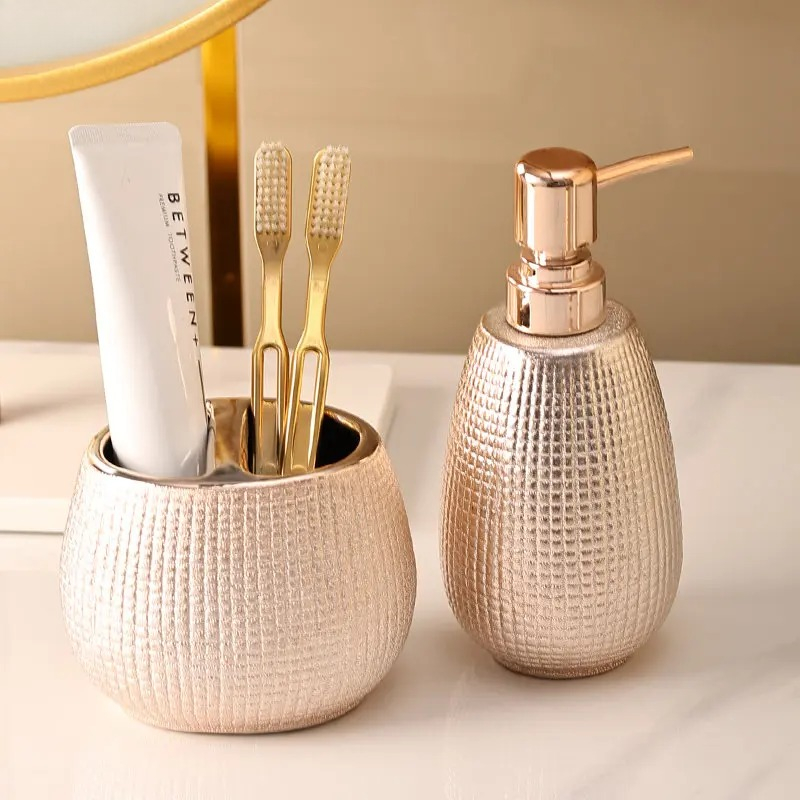 Zestaw akcesoriów łazienkowych – Zara Home Bathroom recenzja i cena
