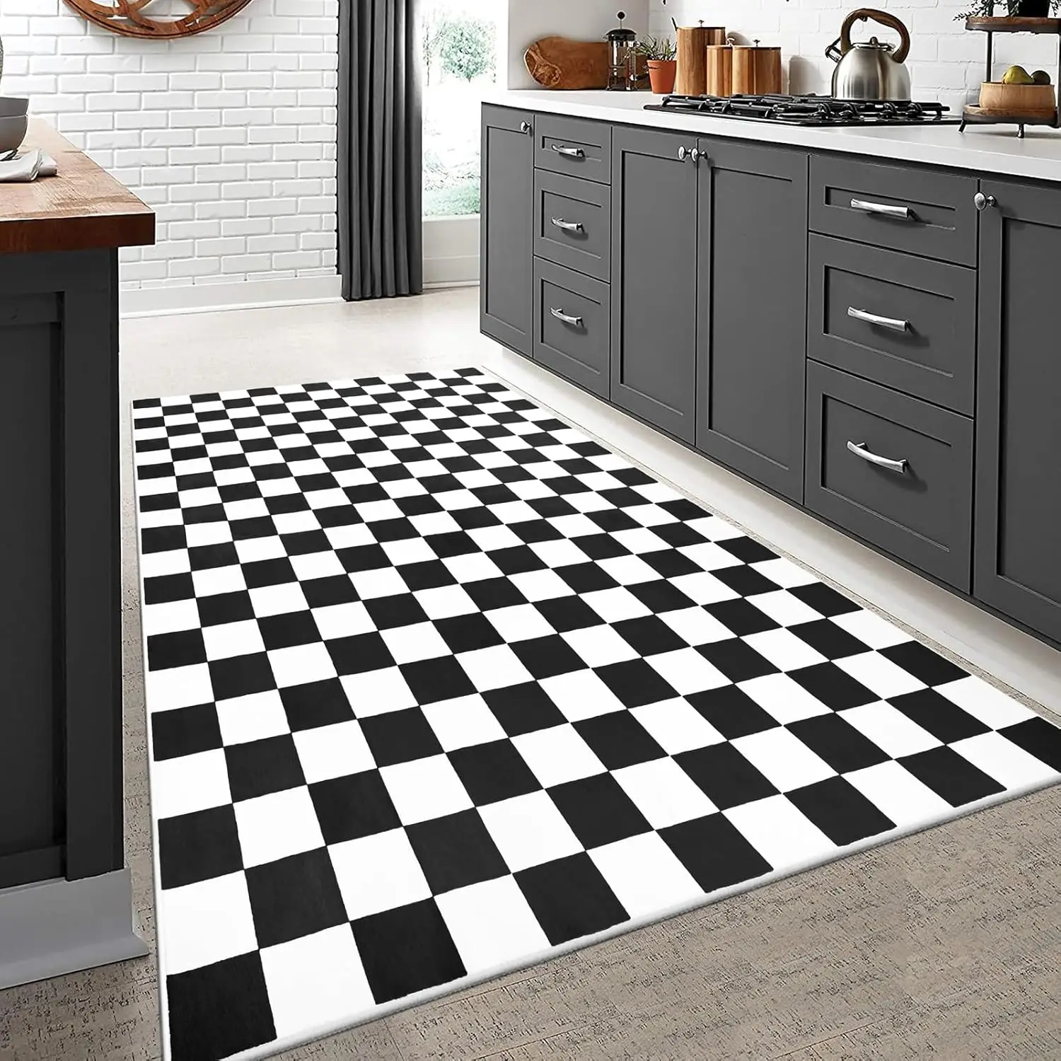 Dywan w szachownicę, różne sty – Japanese Home Bathroom Design recenzja i cena