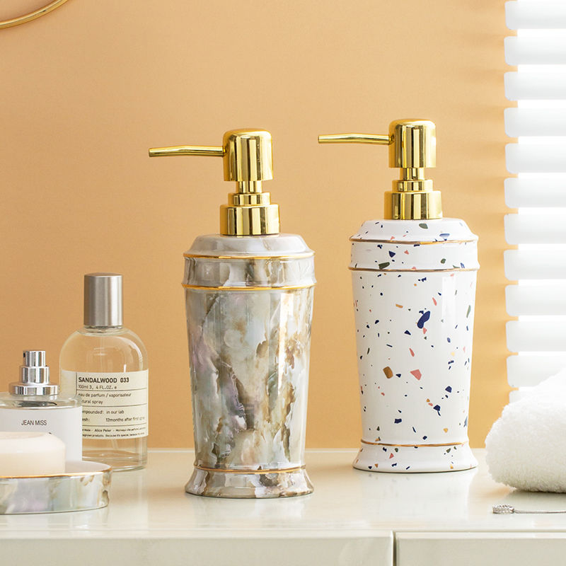Ceramiczna butelka z płynem do – Zara Home Bathroom recenzja i cena